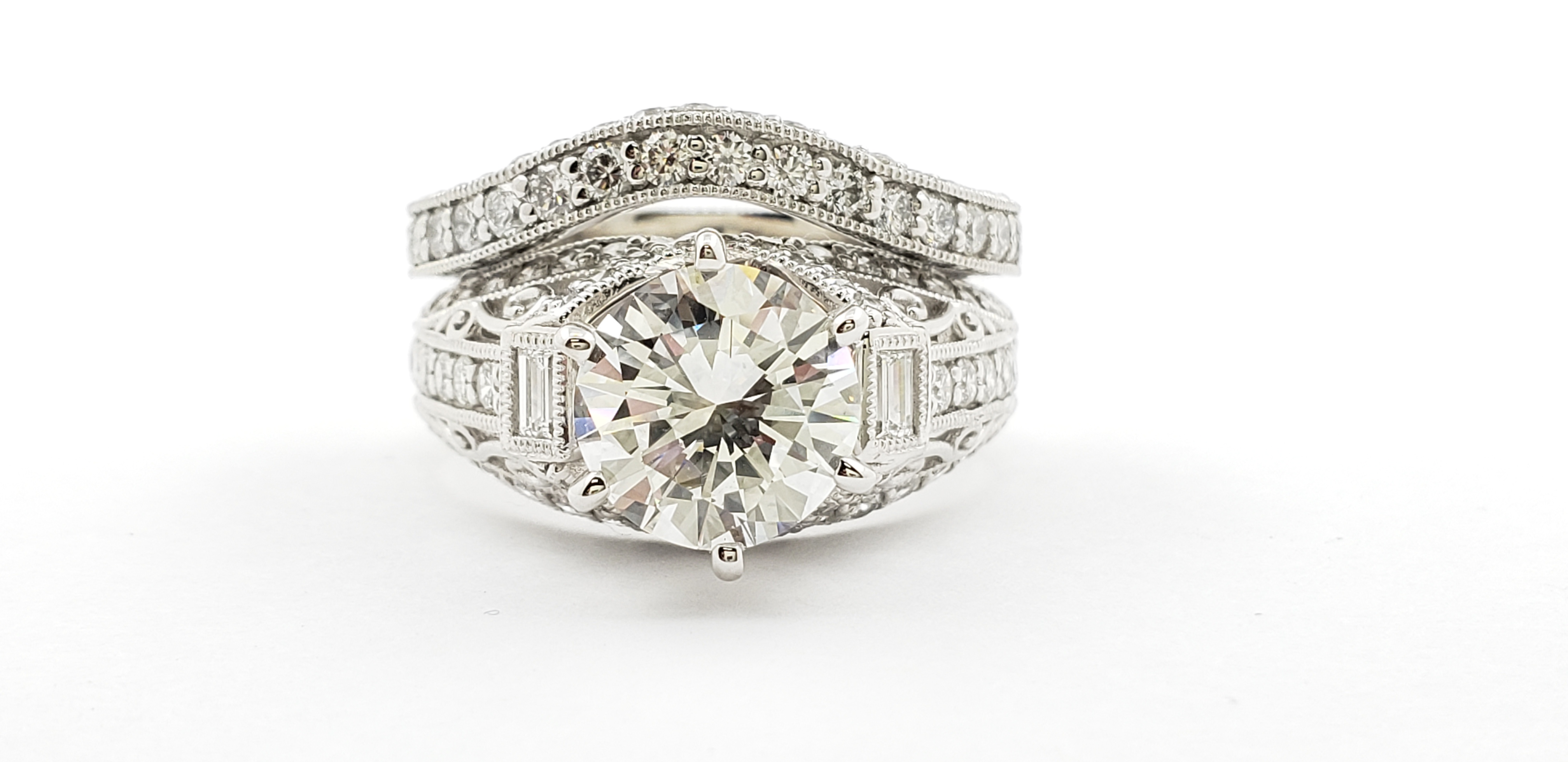 Round Shape Bridal Set with Baguette & Round Shape Side Diamonds